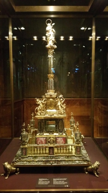 Gamanacasa vienna gold altar maria museum ring